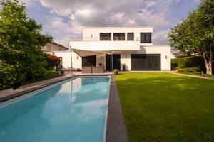 Aussergewöhnliche Bauhaus-Villa mit Poollandschaft und Basketballplatz in Düsseldorf-Nähe – Die vollständige Adresse der Immobilie erhältst du vom Anbieter., 47803 Inrath/Kliedbruch, Krefeld – Vorschaubild 3