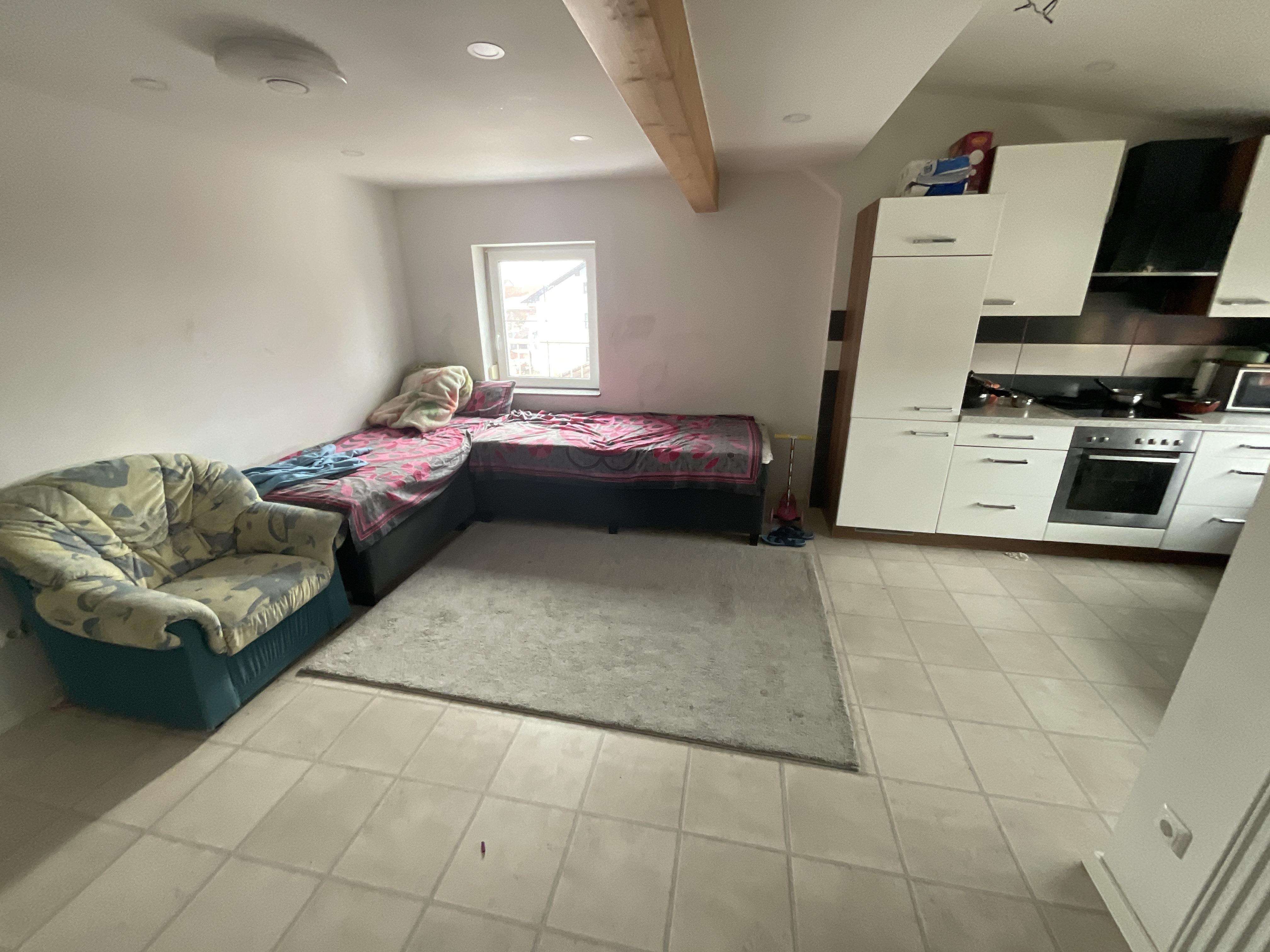 Immobilie in Hiltenfingen - 3 Familienhaus und stark renovierungsbedürftiges Einfamilienhaus - Bild 0