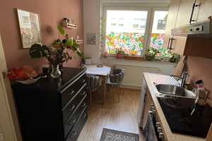Stilvolle 2-Zimmer-Wohnung mit Balkon und Einbauküche in Köln Zollstock – Köln – Vorschaubild 1