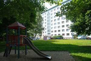 Schloßteich-Flair & Innenstadtkomfort – Ihre neue 2-Zimmer-Wohnung – Brückenstr. 16, 9111 Chemnitz – Vorschaubild 1