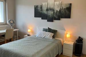 Möblierte, neuwertige 2,5-Zimmer-Wohnung mit zwei Balkonen und EBK in zentraler Lage – Friedhoftstrasse 25, 70191 Am Pragfriedhof, Stuttgart – Vorschaubild 2