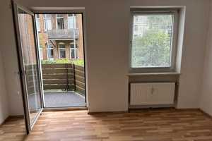 Geschmackvolle 3-Zimmer-Wohnung mit gehobener Innenausstattung mit Balkon und EBK in Hannover – Sedanstraße 51/52, 30161 Hannover – Vorschaubild 4
