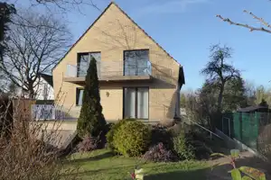 freistehendes Einfamilienhaus mit Ausrichtung nach Süden - auch als Zweifamilienhaus nutzbar – Osterather Straße 90, 40670 Neuss (Rhein-Kreis) – Vorschaubild 1