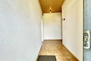 **Geräumiges Ein-/Zweifamilienhaus mit Garagen, Carport und großem Grundstück in Weitefeld** – Altenkirchen (Westerwald) (Kreis) – Vorschaubild 9
