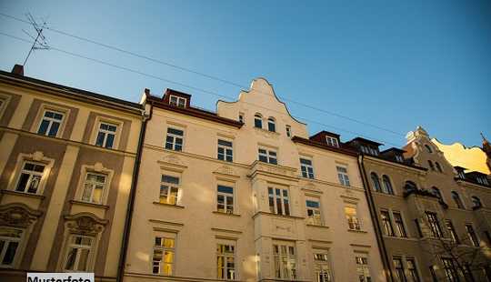 Bild von Dreifamilienhaus mit 6 TG-/2 Außenstellplätzen