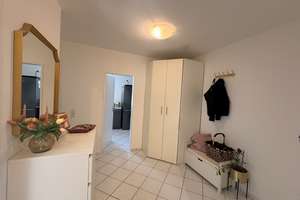 CITYHOUSE: Lichtdurchflutete 2-Zimmer-Wohnung in Rheinnähe mit Balkon, EBK und Stellplatz – Sandbergstraße 7, 51143 Langel, Köln – Vorschaubild 2