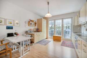 Köln Villenviertel! Urbane Wohnqualität in Rheinlage, Sonnenbalkon & Stellplatz – Die vollständige Adresse der Immobilie erhältst du vom Anbieter., 50688 Neustadt/Nord, Köln – Vorschaubild 3