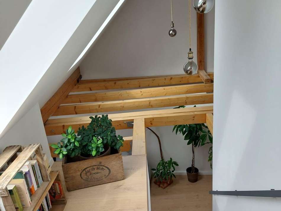 Empore mit Einrichtungsbeispie