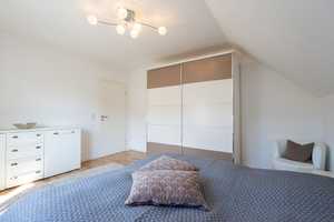 Einziehen & Wohlfühlen - Modernisiertes geräumiges Haus mit Garten & Garage – Dammelsfurther Weg 1, 51503 Rheinisch-Bergischer Kreis – Vorschaubild 16