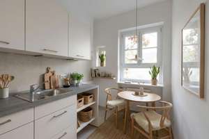 eine 3,5 bzw 4 Zimmer Wohnung in gepflegter Altbau, saniert 2022, Schlafzimmern zum ruhigen Innenhof – Reichstrasse 30, 14055 Westend, Berlin – Vorschaubild 10