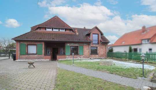 Bild von vielseitig nutzbare Immobilie: ob Ein- oder Dreifamilienhaus mit Garten und 2 Terrassen