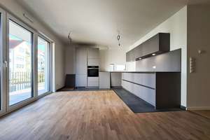 Exklusive Lage | Neubau | Erstbezug | 87,4 m2 | 1 OG. | Design Küche | Kfz-Stellplatz | Barrierefrei
