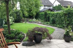 Viel Platz für die Familie: Modernisiertes Reihenhaus mit gepflegtem Garten in Langenselbold