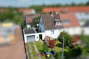 Zwei Wohneinheiten – zahlreiche Möglichkeiten in begehrter Lage von Lehndorf