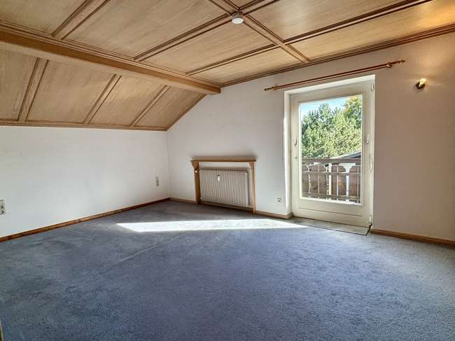 Immobilie in Murnau am Staffelsee - Murnau: 3-Zimmer-Dachgeschosswohnung im Landhausstil mit Balkon - Bild 2