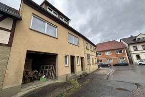 Wohnhaus, 3 WE + DG-Ausbau möglich; zentrale Lage, Garage, renovierungsbedürftig! – Die vollständige Adresse der Immobilie erhältst du vom Anbieter., 96106 Ebern – Vorschaubild 17