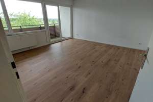 Hochwertige 3-Zimmer-Wohnung mit Balkon im 8. Stock in Mönchengladbach-Römerbrunnen – Römerbrunnen 25, 41238 Mülfort, Mönchengladbach – Vorschaubild 1