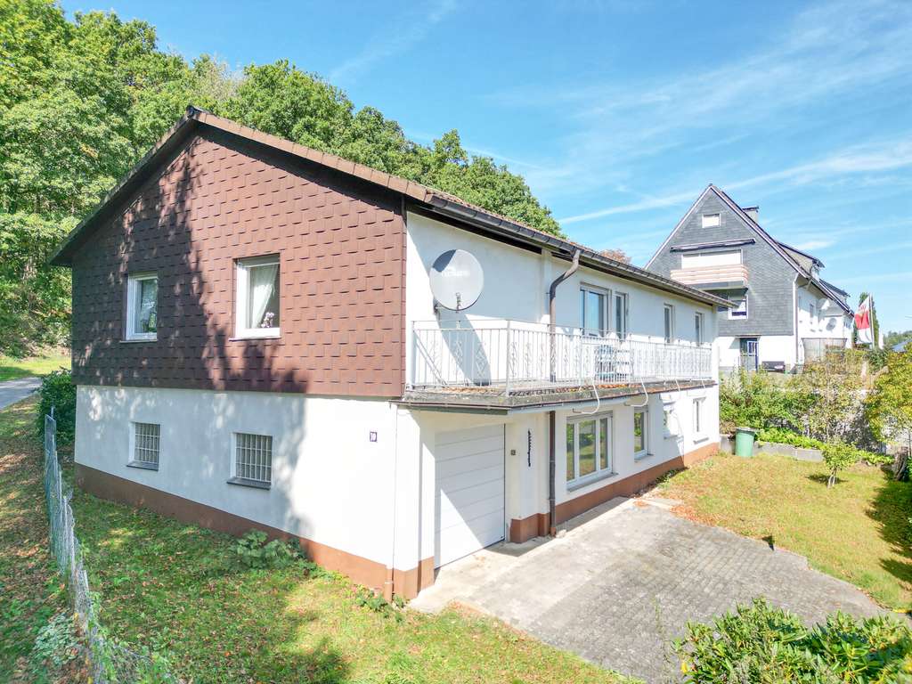 Immobilie in Freudenberg - Familienfreundliches Einfamilienhaus mit ELW in Oberholzklau - Bild 1