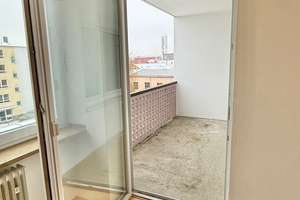 LET`S GO WEST  ** Helle 2 Zi. Wohnung - mit großem Balkon und Einbauküche** – Lessingstrasse 10, 93049 Westenviertel, Regensburg – Vorschaubild 3