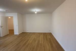 Erstbezug nach Sanierung: Helle Wohnung mit großem Balkon und Einbauküche! – Idastraße 12, 13156 Niederschönhausen, Berlin – Vorschaubild 2