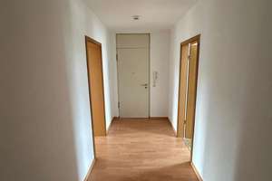 Am Park! Großzügige 3-Zi. mit Aufzug,  Laminat, Wanne und Dusche! EBK mgl. – Theodor-Körner-Platz 14, 9130 Sonnenberg, Chemnitz – Vorschaubild 10