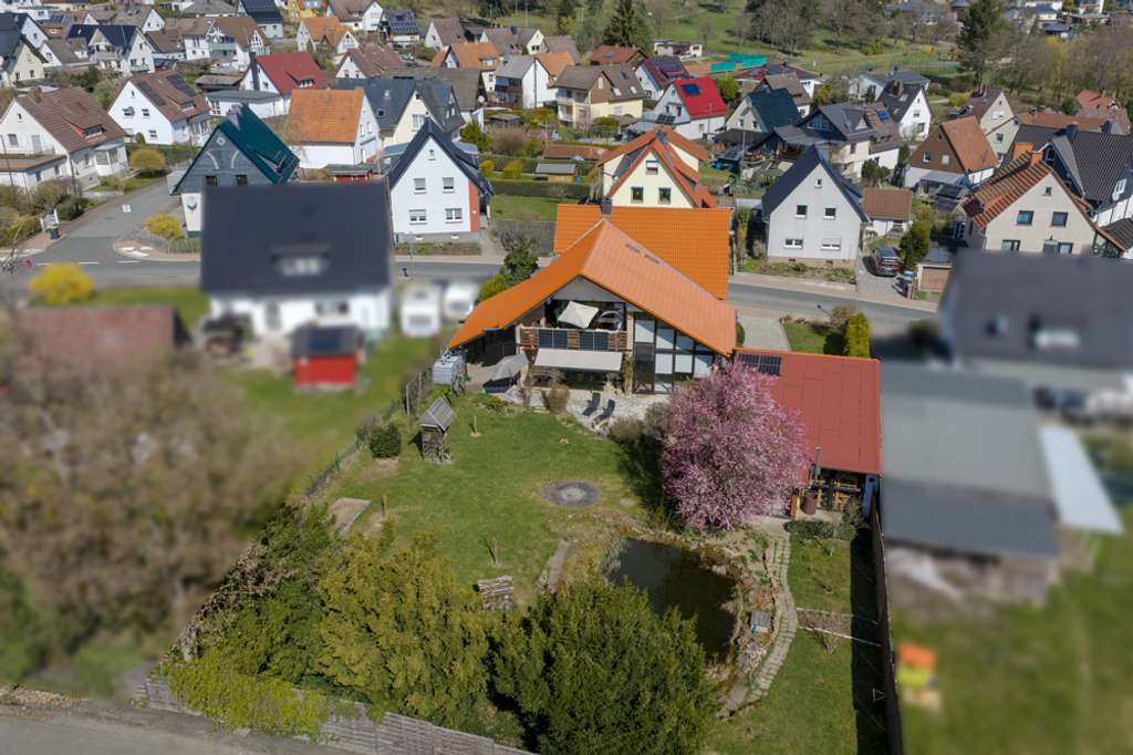 Immobilie in Gladenbach - ++ KRAG Immobilien ++ Familienhaus mit Wintergarten, großem Garten und viel Platz zum Leben - Bild 4