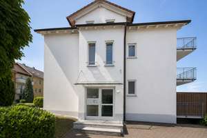 Maisonettewohnung mit 2 Balkonen, 2 Stellplätzen und großem Hobbykeller