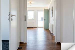 Top gepflegte 3-Zimmer-Wohnung mit Balkon im Regensburger Kasernenviertel – Die vollständige Adresse der Immobilie erhältst du vom Anbieter., 93053 Kasernenviertel, Regensburg – Vorschaubild 2