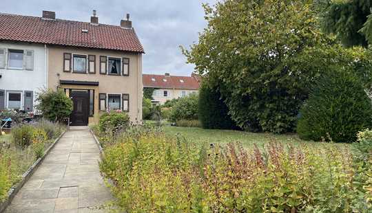 Bild von Reihenendhaus in ruhiger, familienfreundlicher Lage mit Garten und Garage