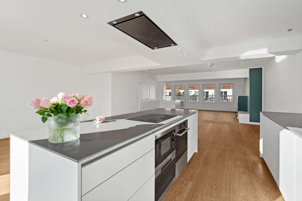 Penthouse über den Dächern Düsseldorfs, wo Luxus und Ruhe sich vereinen