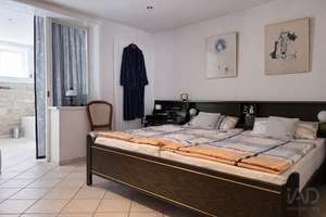 Eigentumswohnung im Zweifamilienhaus mit Garten, Pool und Garage in Saarbrücken-Scheidt – Die vollständige Adresse der Immobilie erhältst du vom Anbieter., 66133 Scheidt, Saarbrücken – Vorschaubild 5