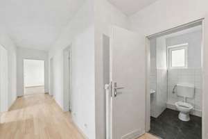 Wohnen mit Charakter: helle gut geschnittene 3-Zimmer-Wohnung in Köln-Lövenich – Die vollständige Adresse der Immobilie erhältst du vom Anbieter., 50859 Lövenich, Köln – Vorschaubild 6