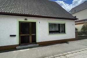 Familienidylle - Einfamilienhaus mit Garten und Nebengebäuden – Hirschlacher Straße 3, 91732 Merkendorf – Vorschaubild 2