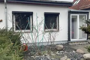 Möbliertes Wohnen auf Zeit in Schildow – 60m2-Doppelhaus-Bungalow mit Garten zur Alleinnutzung – Behrensstraße 45A, 16552 Oberhavel (Kreis) – Vorschaubild 2