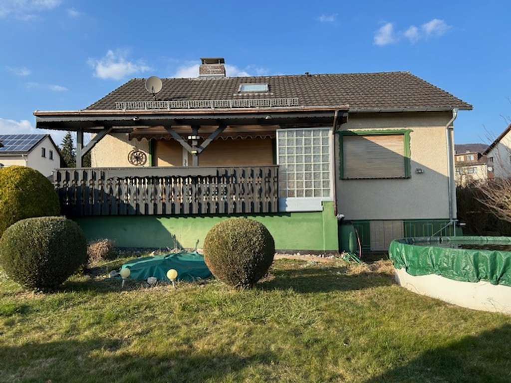 Immobilie in Meinhard - Einfamilienhaus in Grebendorf mit ausgebauten Dachgeschoss, Vollkeller, Garage, Garten ....... - Bild 1