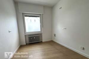 Dreiparteienhaus mit Garage und schönem Garten in Bergisch-Gladbach Heidkamp – Die vollständige Adresse der Immobilie erhältst du vom Anbieter., 51469 Heidkamp, Bergisch Gladbach – Vorschaubild 17