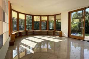 Exklusives Haus mit lichtdurchflutetem Wintergarten