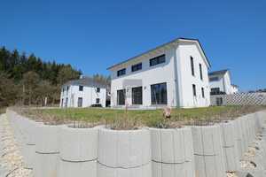 Familienidylle trifft Zukunft – KfW-40 Haus mit PV-Anlage & Einliegerwohnung in naturnaher Lage – Amberg-Sulzbach (Kreis) – Vorschaubild 43