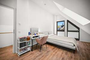 Exklusive Dachgeschosswohnung mit Einbauküche und großem Sonnenbalkon inkl. Panoramablick im Zentrum – Hauptstraße 70, 53604 Bad Honnef – Vorschaubild 11
