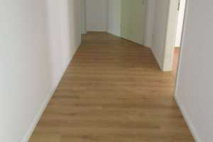 DG / LAMINAT / Bad mit Fenster / wg-gerecht ** – Fröbelstraße 4, 9126 Chemnitz – Vorschaubild 7