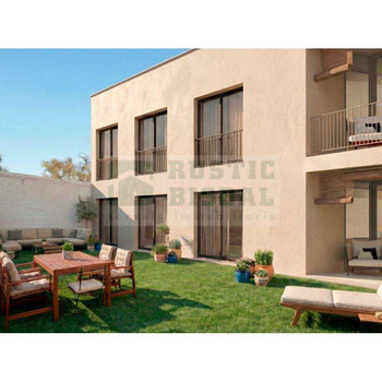Gelegenheit. Exklusiv Neubau in La Bisbal dEmpordà, helle 3-Zimmer-Wohnungen mit Terrassen
