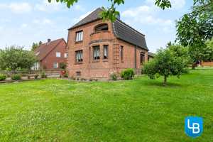 Zweifamilienhaus mit großem Garten und Seenähe – Plön (Kreis) – Vorschaubild 1