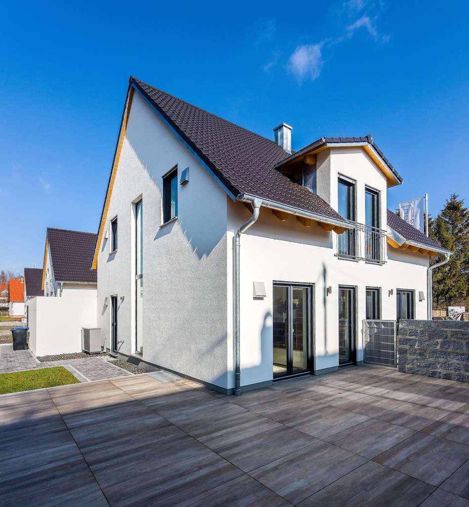 Immobilie in Langerringen - Ehemaliges Musterhaus! Top modernes Einfamilienhaus im sehr gepflegten Zustand! Neuwertig! - Bild 2