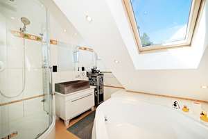 Exkl. 3-Zimmer-DG-Wohnung mit Dachterrasse, 2 Balkonen, Sauna und EBK in Bestlage Waldperlach – Drosselbartstraße 5, 81739 Waldperlach, München – Vorschaubild 18