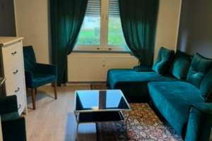     Nachmieter gesucht – 62 m² Wohnung mit Einbauküche, Möbeln und Garage
