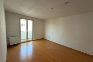 Helle 3-Zimmer-Wohnung mit Balkon in zentraler Lage 
