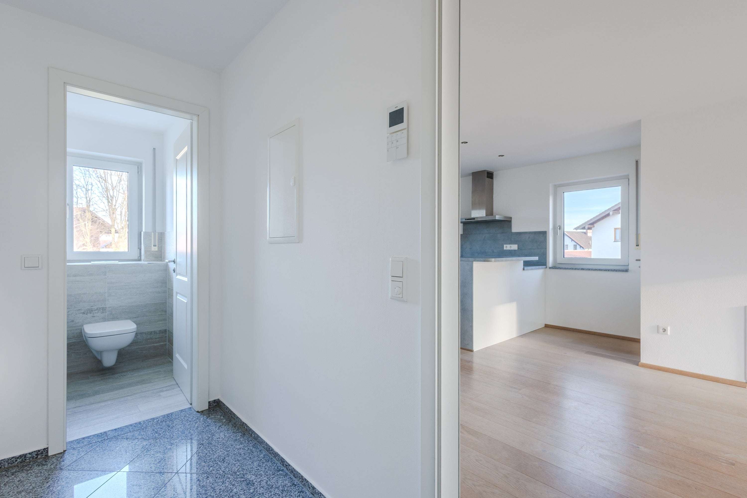 Immobilie in Übersee - Sehr helle Maisonette-Wohnung mit Bergblick und großer Loggia - Bild 2