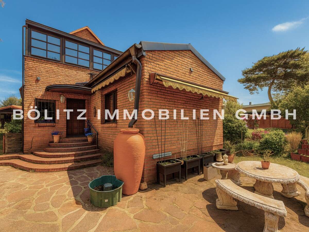 252 m² (BGF) großes EFH in Rudow: 7 Zimmer, 2 Wintergärten, Kamin, Keller auf 700 m² Grundstück, Berlin – Bild 2