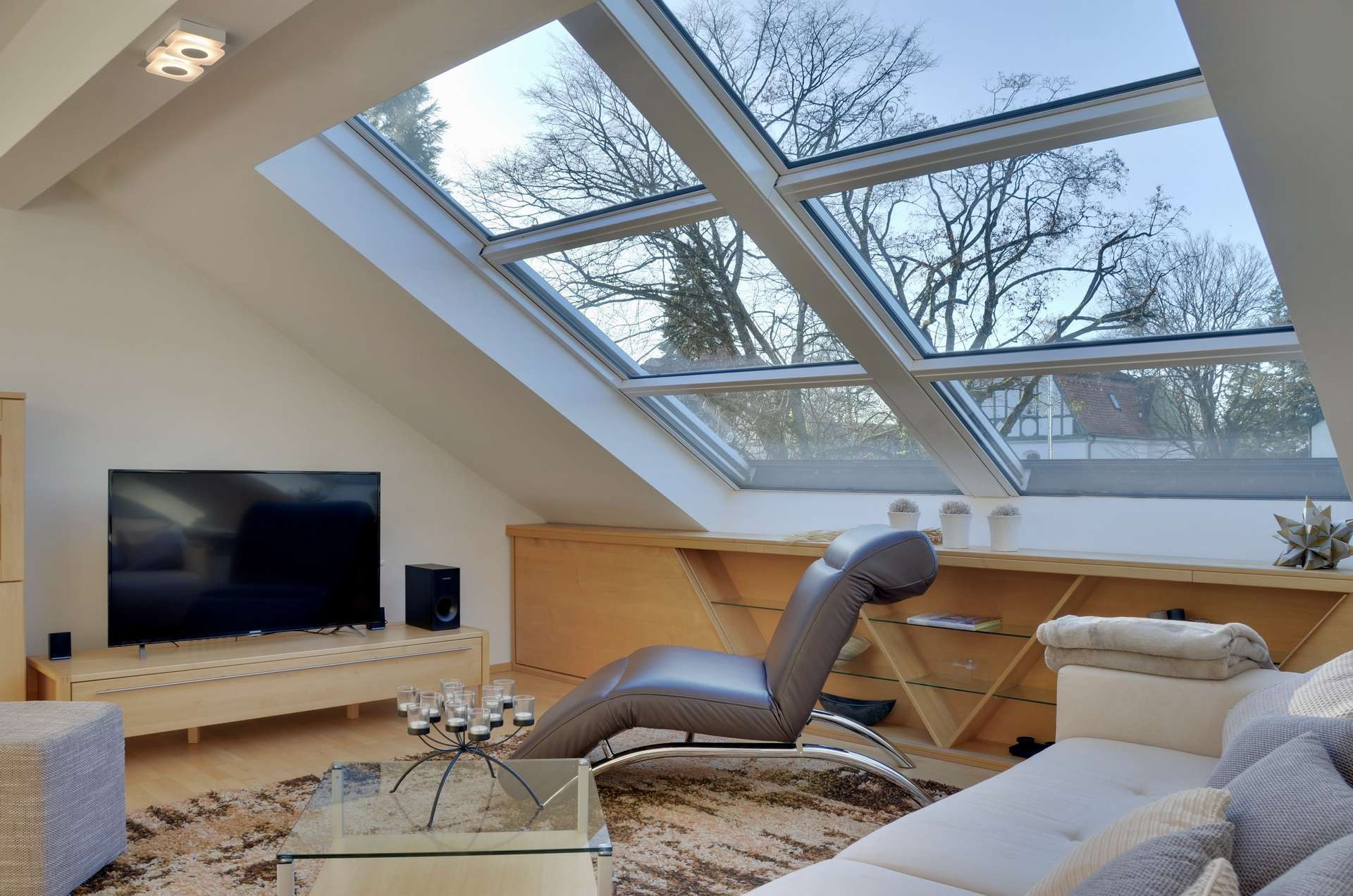 Immobilie in Gräfelfing - Helle zentrale Dachgeschoss Wohnung in Gräfelfing - Bild 3