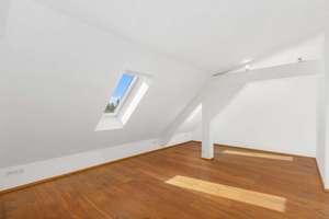 Altbaujuwel | Maisonette-Dachwohnung in Isar-Nähe – Die vollständige Adresse der Immobilie erhältst du vom Anbieter., 81541 Untere Au, München – Vorschaubild 3